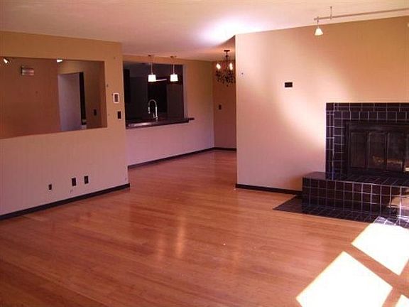 2nd image of 601 Village Way APT 47