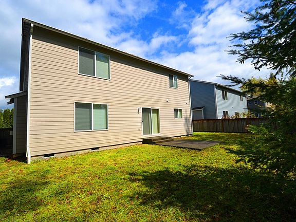3rd image of 1426 232nd Ave SE