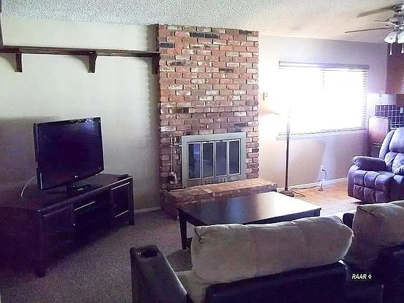 5th image of 818 Sherri St