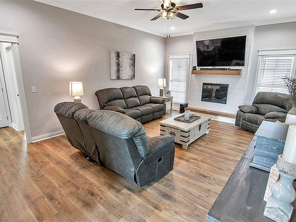 3rd image of 5416 Coleus Dr