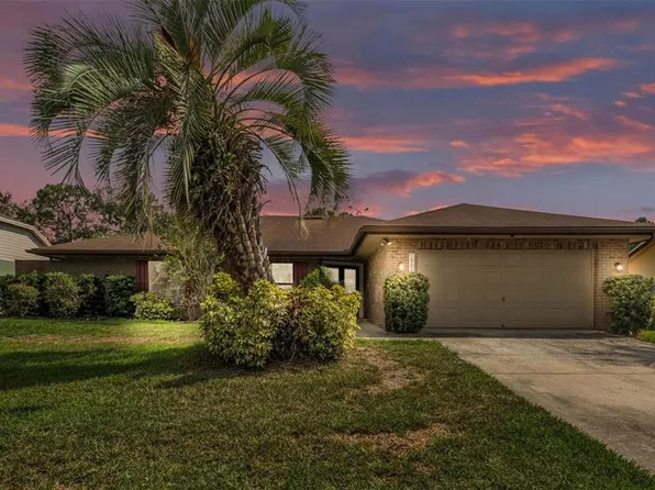 1901 Paddock Dr, Plant City, FL 33566