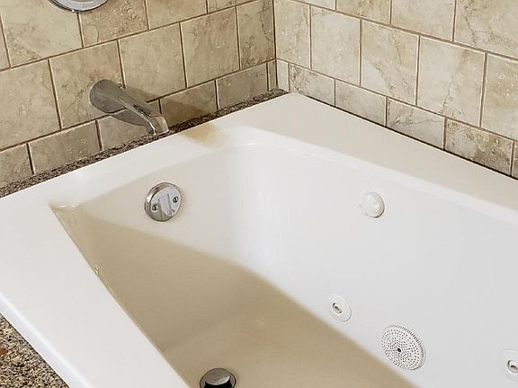 5th image of 510 Franklin Ave #9