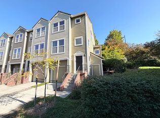 2606 NW Kennedy Ct, Portland, OR