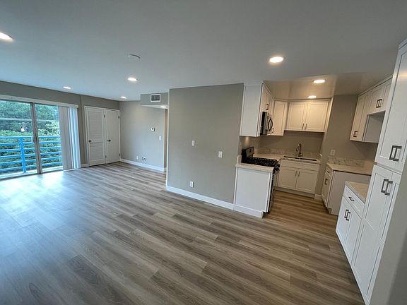 5th image of 3016 Honolulu Ave #12