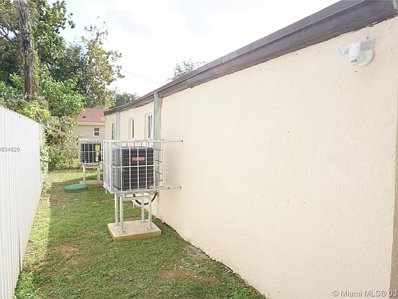 3rd image of 285 NW 81st St #0