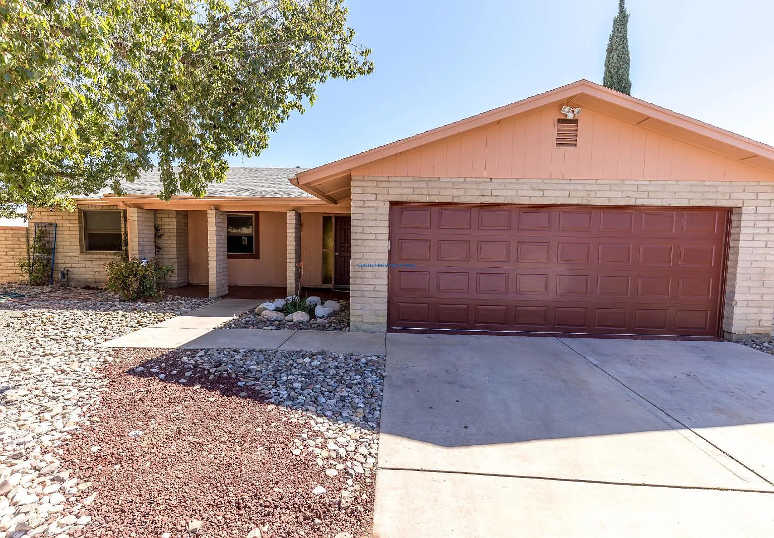 3 bed, 2.0 bath, 1579 sqft, $1,845 — Photo 1
