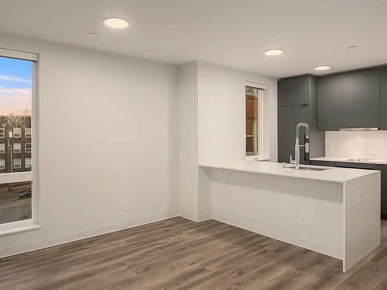 1821 13th Ave — Photo 13