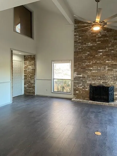 3 bed, 2.5 bath, 2083 sqft, $3,900 — Photo 3