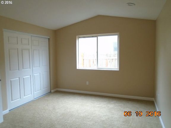 3rd image of 4521 NE 123rd Ave