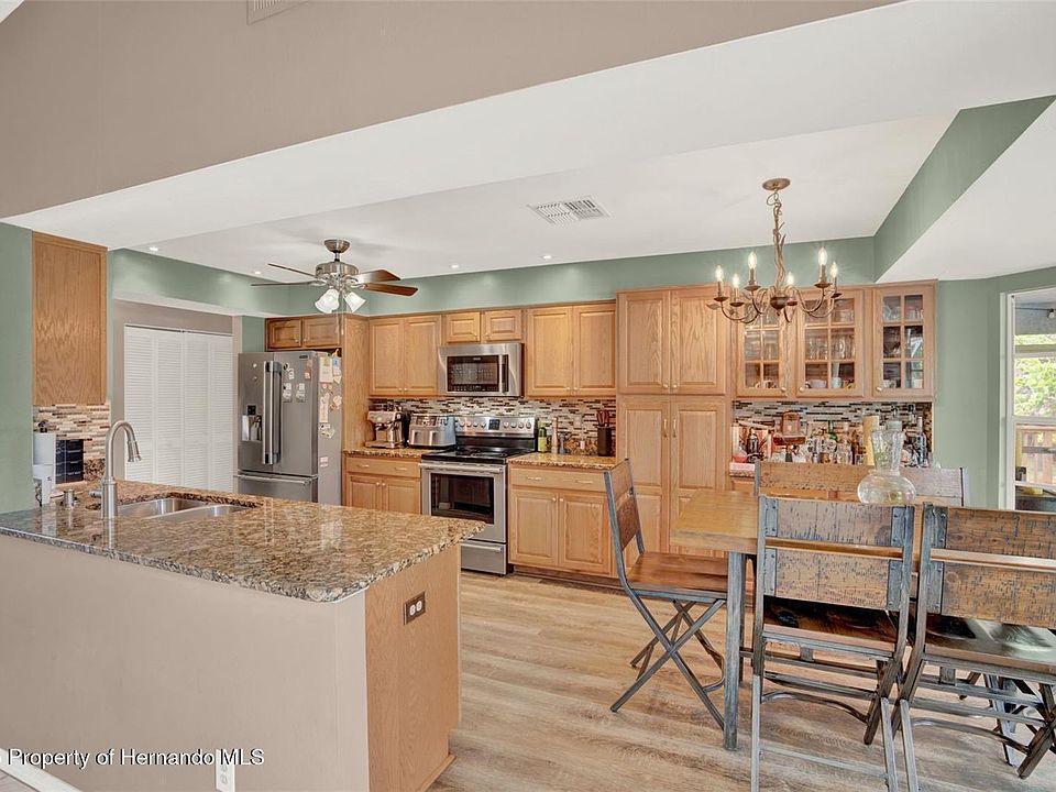 2nd image of 3031 Rim Dr