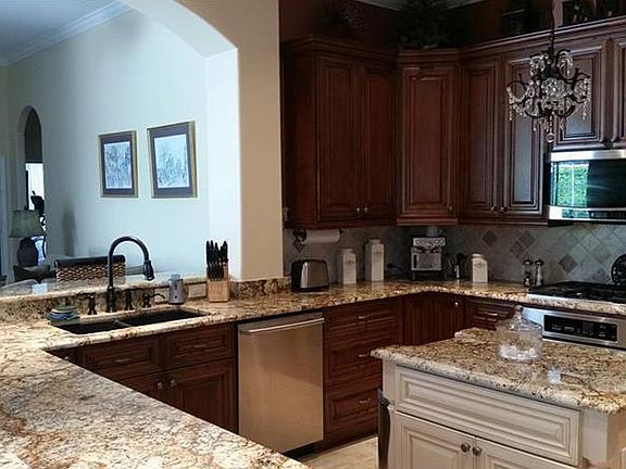 2nd image of 15009 Eaglepark Pl