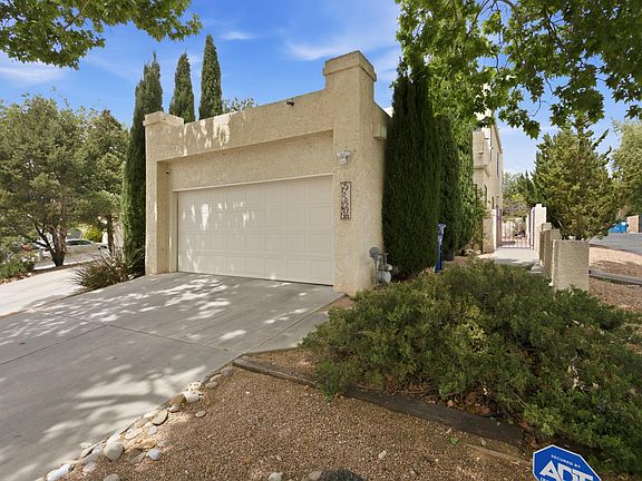 5th image of 10021 Lagrima De Oro Rd NE