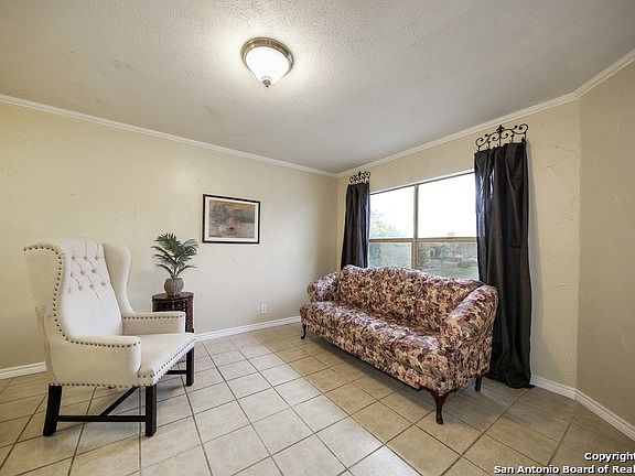 3rd image of 8506 Laurel Bnd