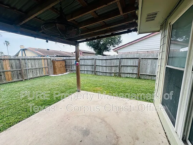 7433 Spitfire Dr — Photo 20