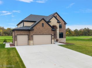 1721 Royal Birkdale Dr, Oxford, MI 48371