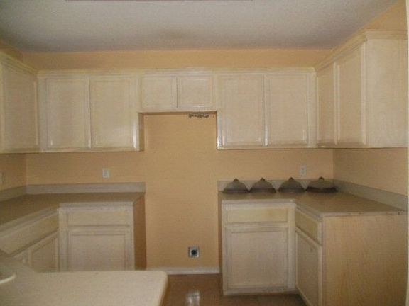 2nd image of 610 Baily Dr