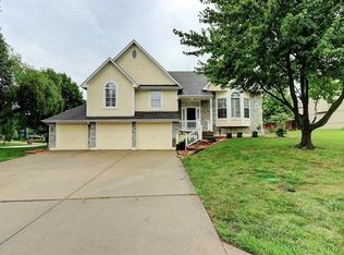 710 W Buena Vista Dr, Raymore, MO 64083