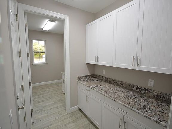 5th image of 10019 Hidden Pines Ln