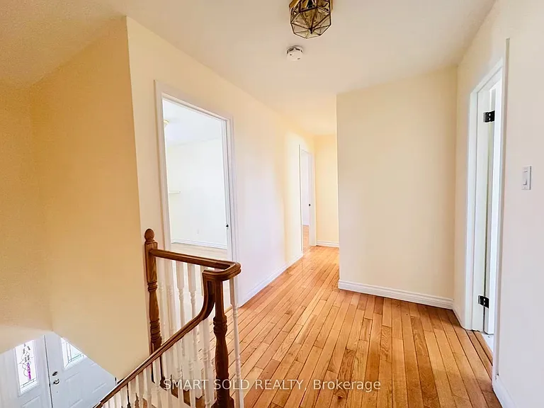22 Hemingway Cres — Photo 9