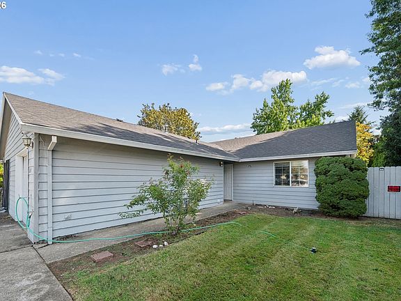 2nd image of 240 SE Kane Dr
