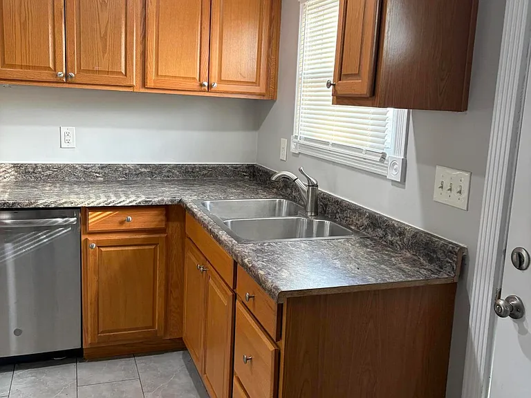 604 Winkler Ave — Photo 18