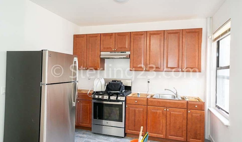 1st image of 23-20 28th Ave Floor 3