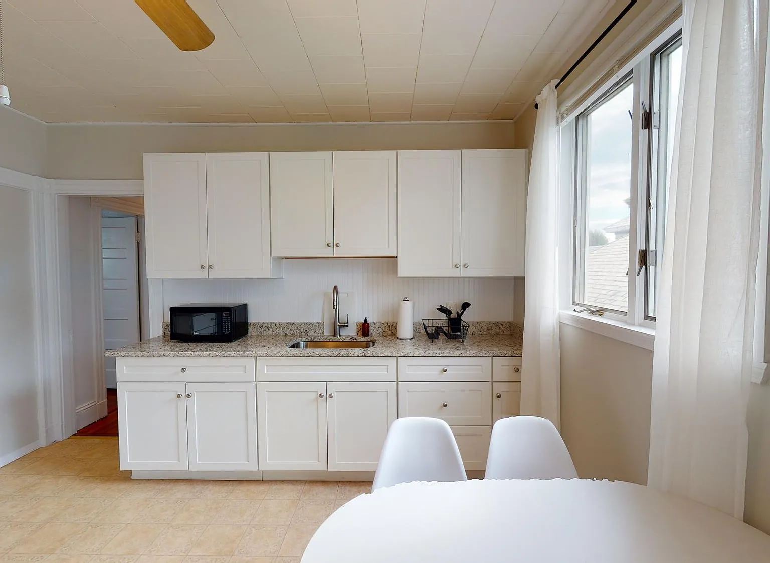 4 bed, 1500 sqft, $3,800 — Photo 2