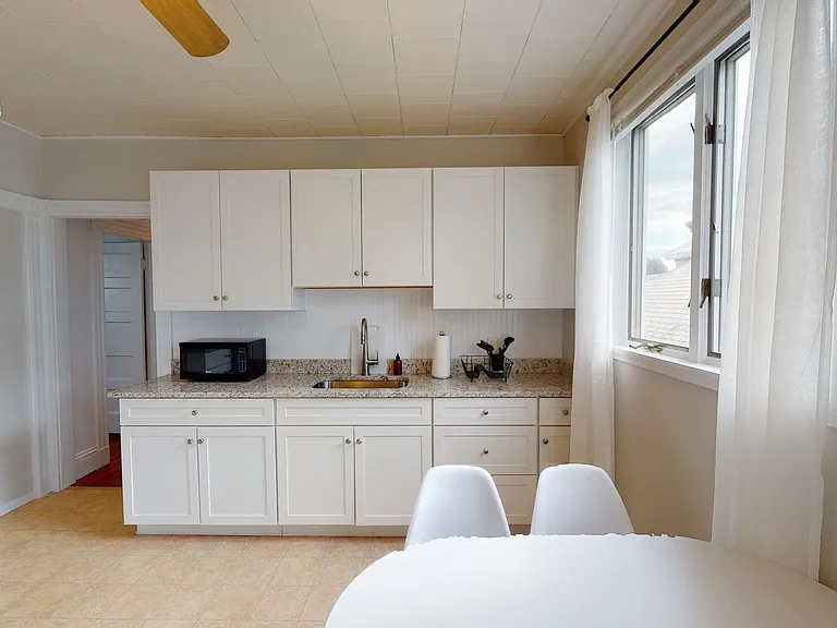 30 Roseclair St #1R — Photo 2