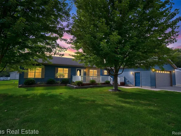 1168 S Vassar Rd, Burton, MI 48509