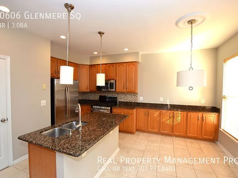 20606 Glenmere Sq — Photo 4
