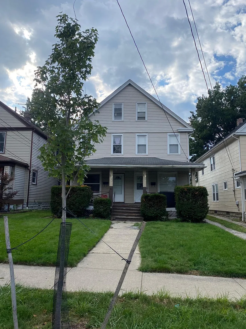 1454 Newman Ave photo 1