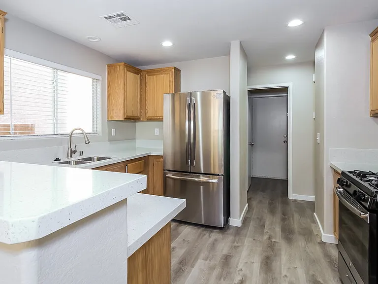 6249 Capehart Falls St — Photo 4