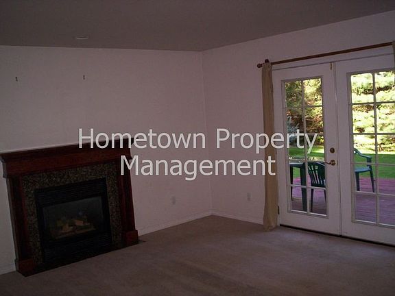 4th image of 1635 Judd St NE