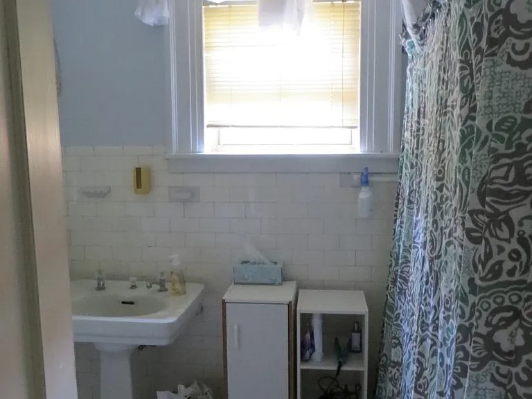 38 Gay Ave SE #4 — Photo 4