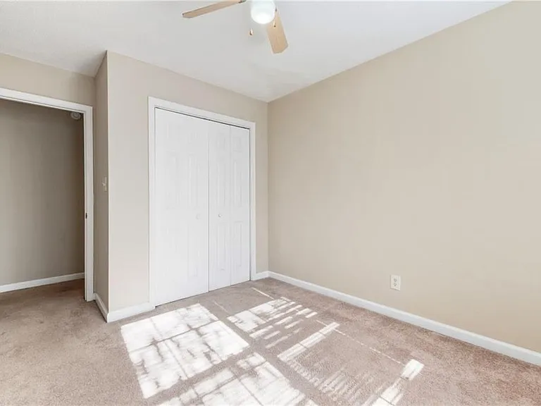 6750 Sunset Hills Blvd — Photo 32