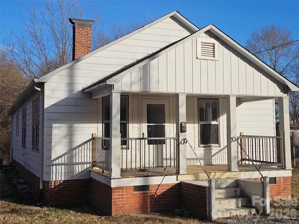 515 26th St SW, Hickory, NC 28602