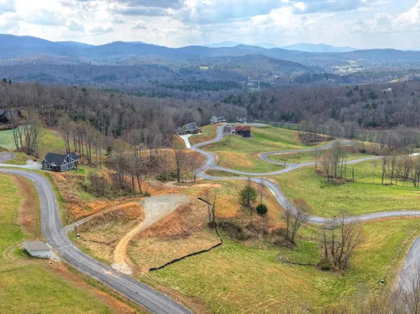 45 Valley Br, Blue Ridge, GA 30513