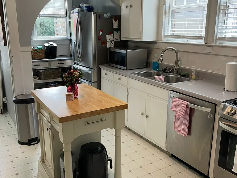 2815 W Linden Ave — Photo 3