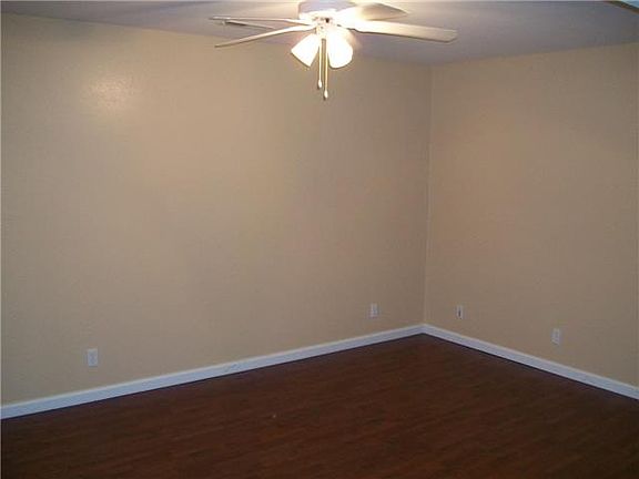 2nd image of 240 Executive Ave APT A
