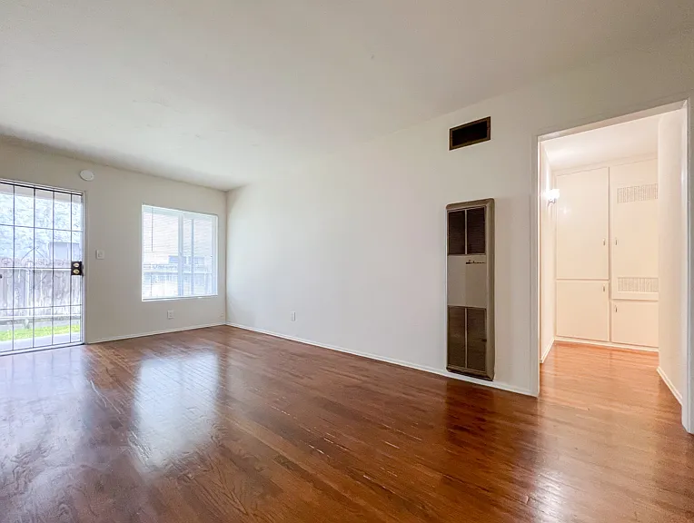 1 bed, 600 sqft, $1,940 — Photo 2