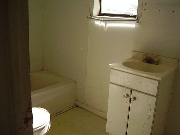 3rd image of 137 County Road 401k