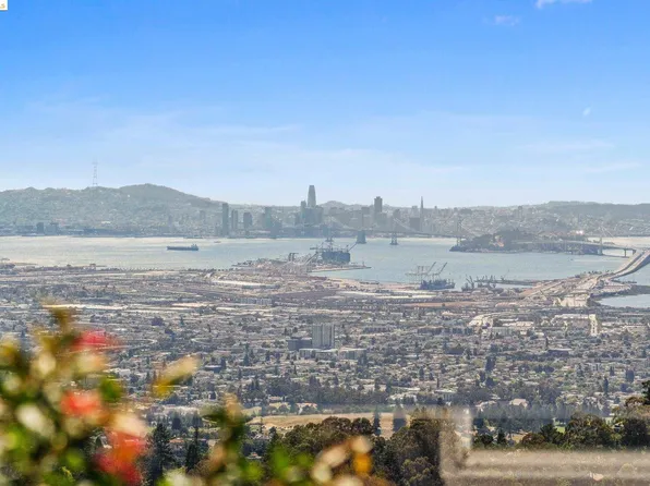 2 Diablo Dr, Oakland, CA 94611