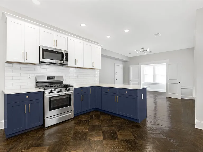 The Regis at Bloomfield — Photo 12