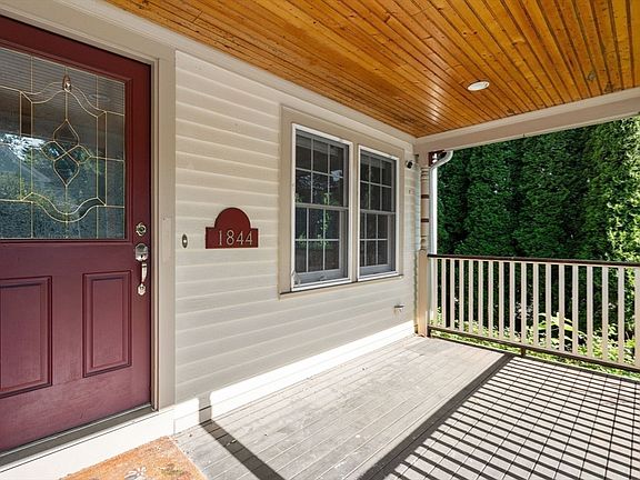 4th image of 1844 Main St #1