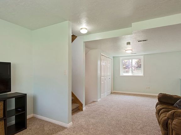 3rd image of 2198 N Sunset Dr