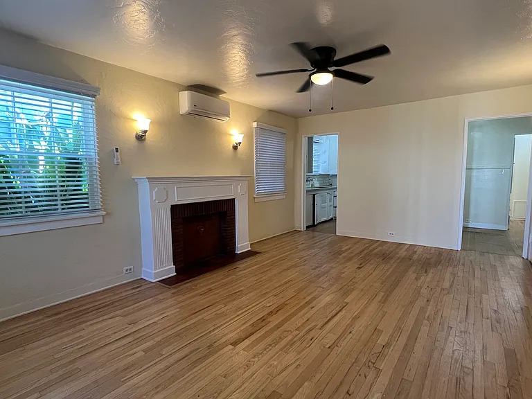 25 Parkwood Dr #4 — Photo 7