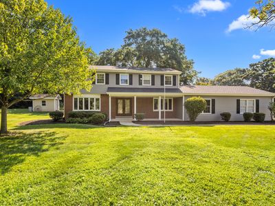 230 Woodland Hills Rd, Batavia, IL, 60510