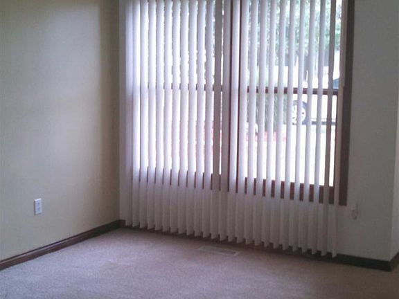 5th image of 313 Fairview Cir