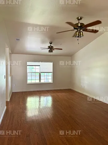 6032 Center Rd — Photo 3