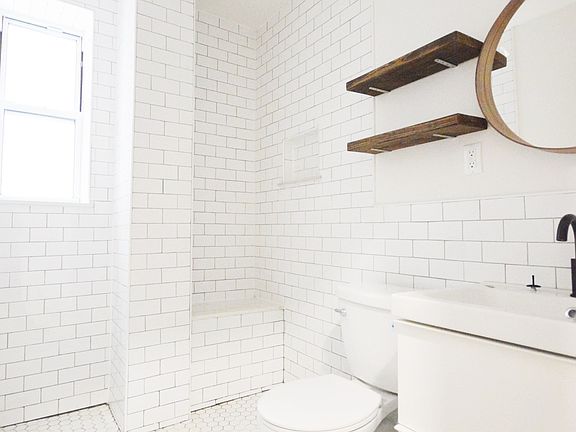 4th image of 452 Suydam St APT 1F
